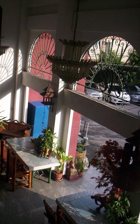 Baankhunmae Apartment Bangkok Luaran gambar