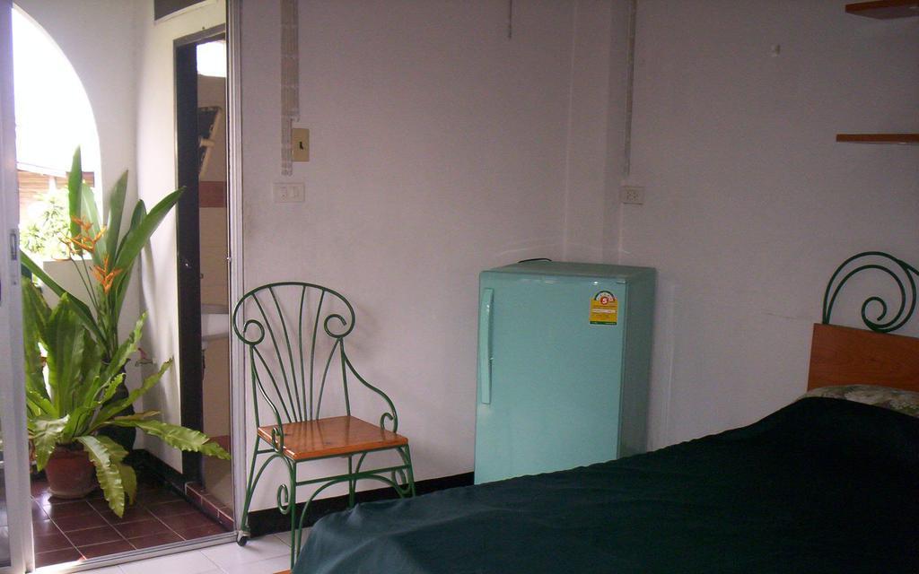 Baankhunmae Apartment Bangkok Luaran gambar
