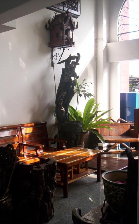 Baankhunmae Apartment Bangkok Luaran gambar
