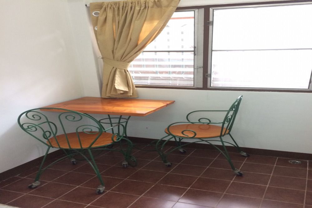 Baankhunmae Apartment Bangkok Luaran gambar