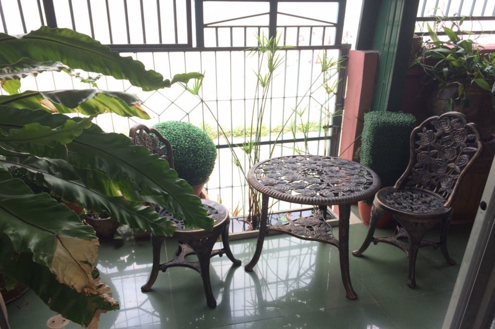 Baankhunmae Apartment Bangkok Luaran gambar