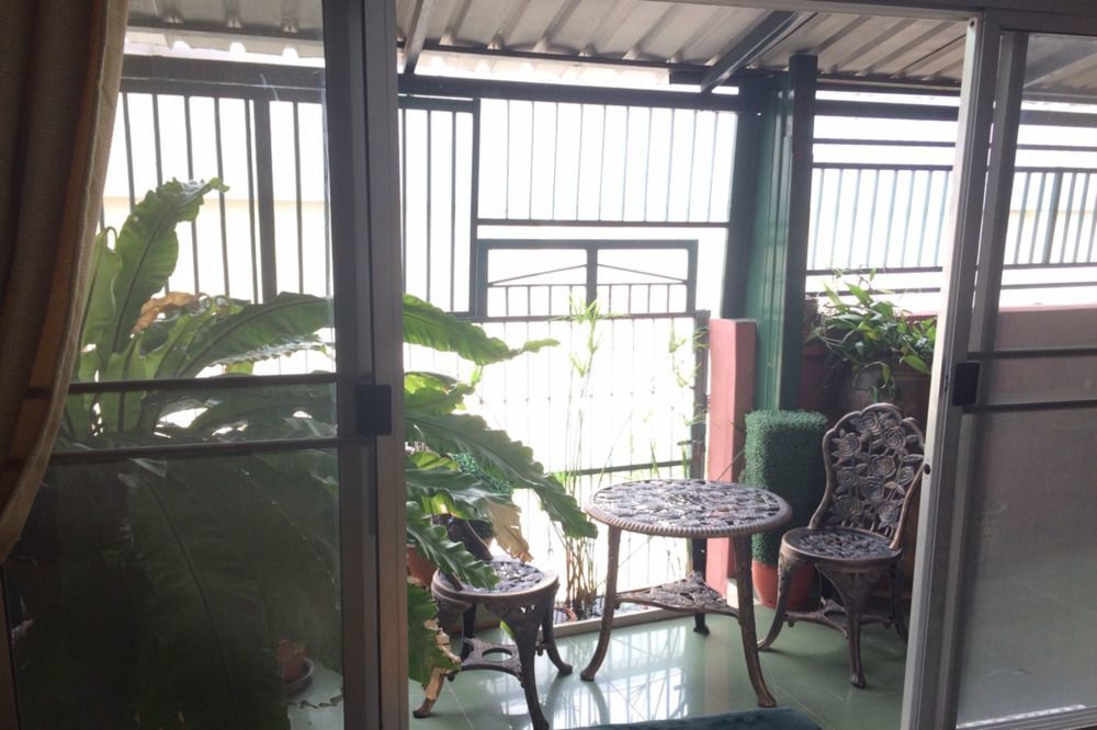 Baankhunmae Apartment Bangkok Luaran gambar