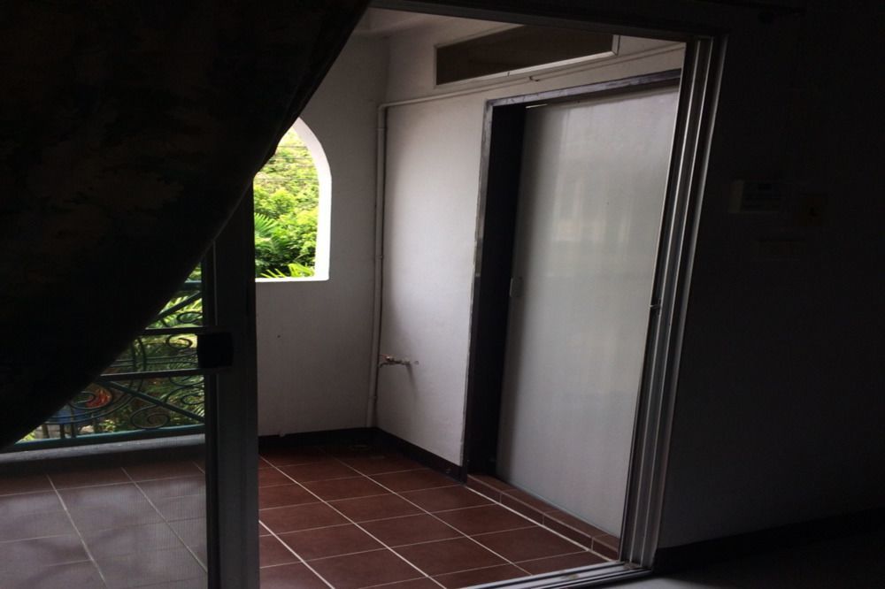 Baankhunmae Apartment Bangkok Luaran gambar