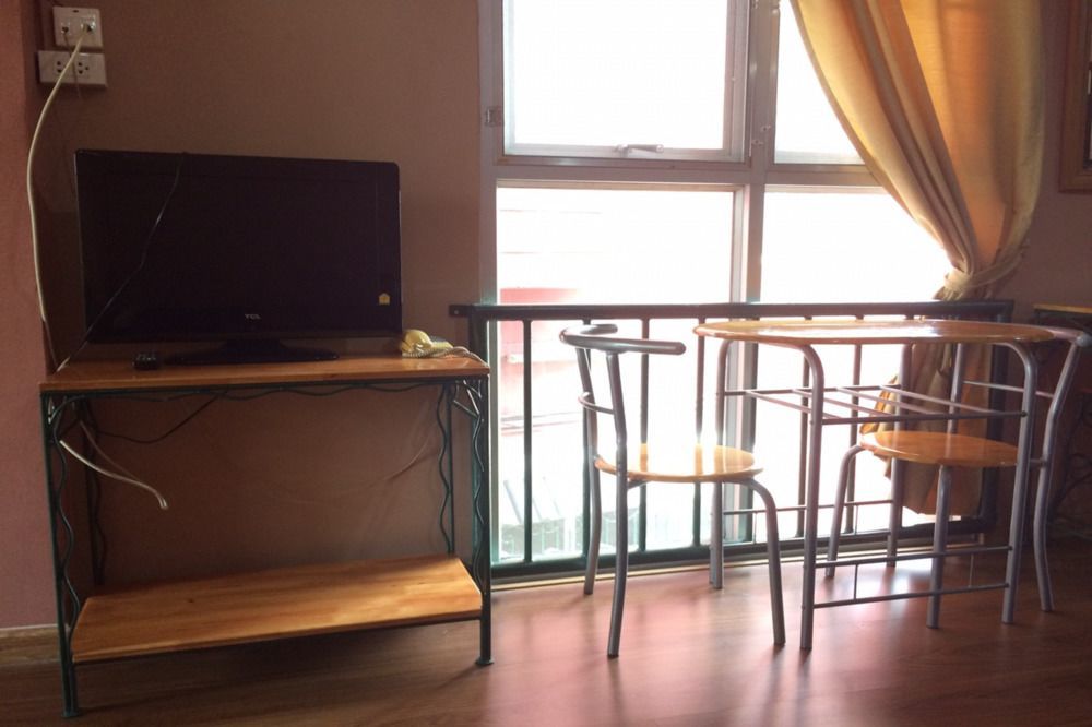 Baankhunmae Apartment Bangkok Luaran gambar